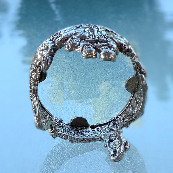 BSD Bob Siemon Designs Pewter Nativity Scene Votive Candleholder - Picture 9 of 10